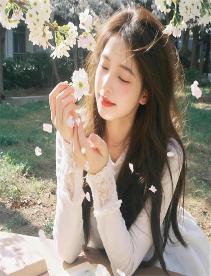 《青梅竹马,假戏真做》悬念设置精彩绝伦的：叙事技巧与观众心理